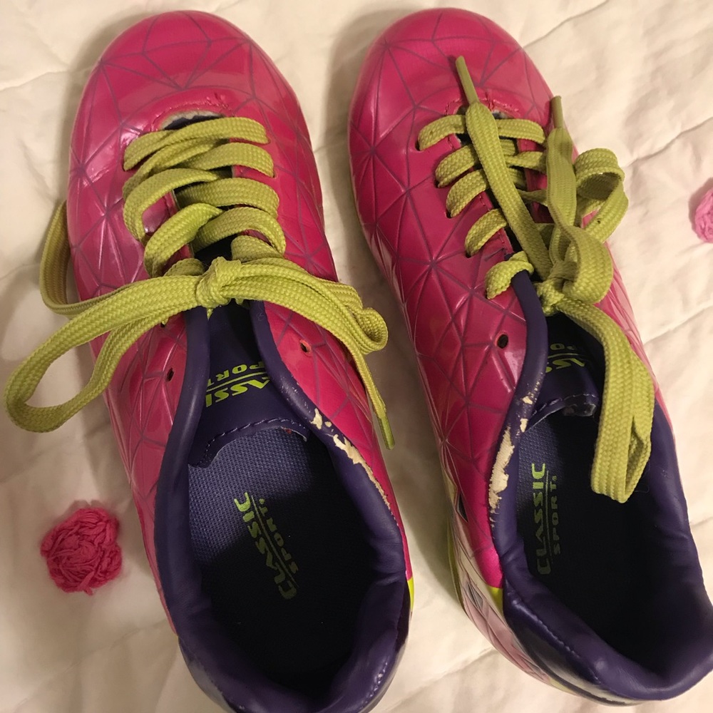 Girls Cleats